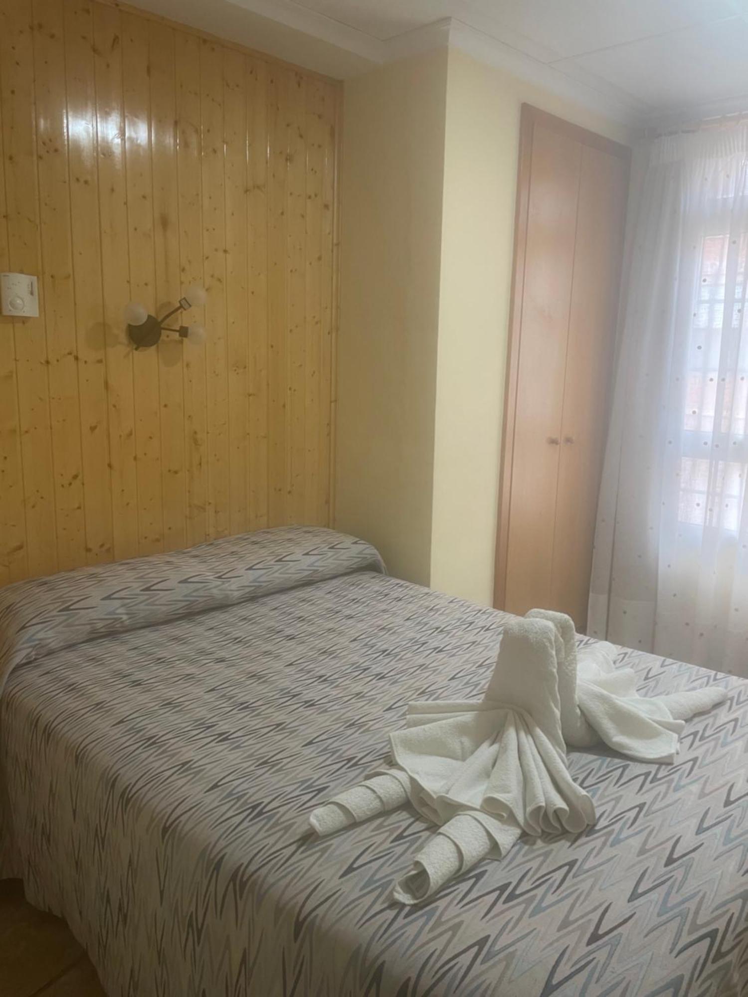 A Pousada La Posá Villar del Arzobispo Exterior foto